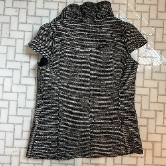 Saks fifth Avenue vest - Picture 3 of 4